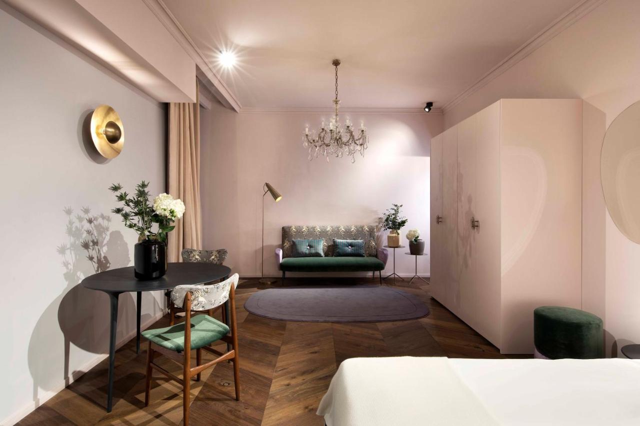 Agora' - Boutique * Turín